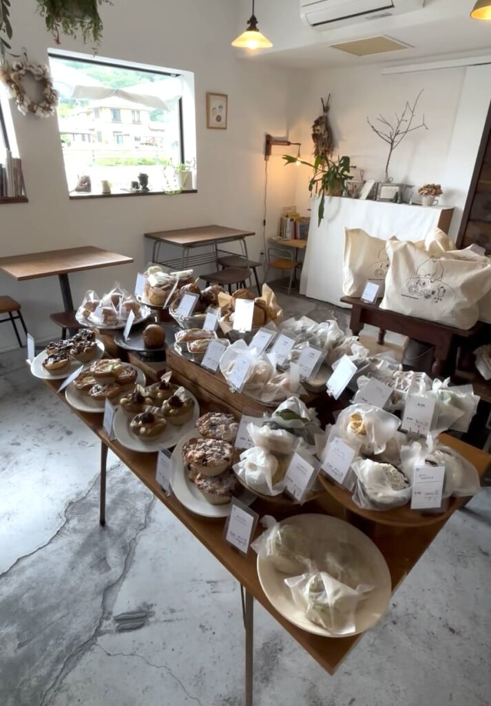 koha & eat more（豊田市）　店内風景