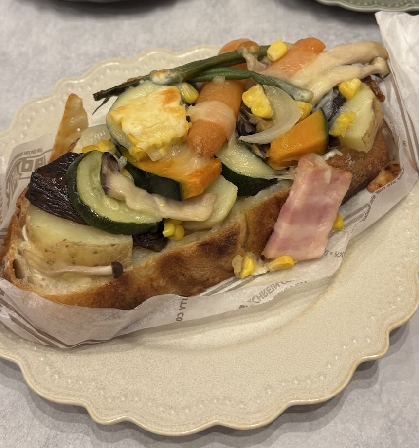 koha & eat more（豊田市）　山盛りタルティーヌ