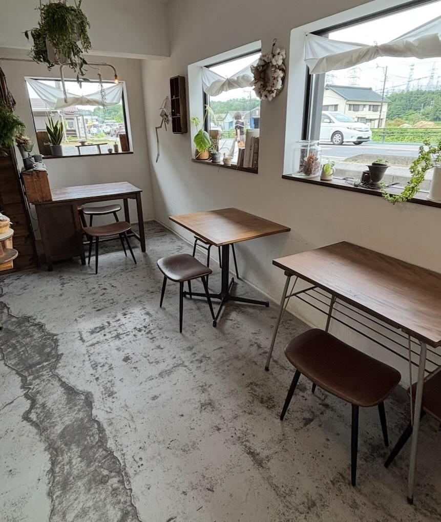 koha & eat more（豊田市）　飲食スペース