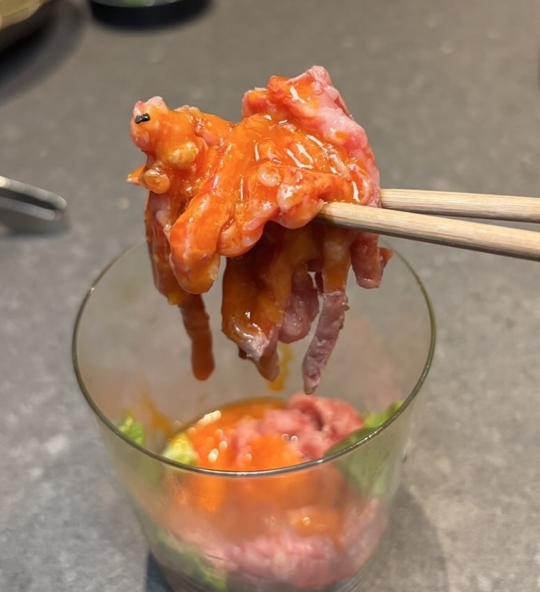 和牛焼肉わ（岡崎市）　和牛ユッケ瞬間燻製