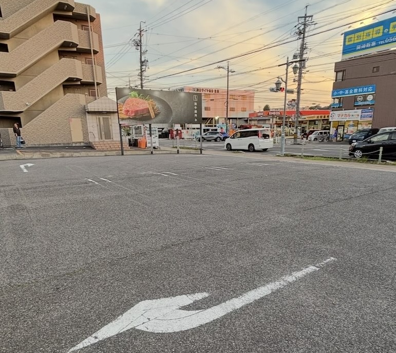 和牛焼肉わ（岡崎市）　駐車場