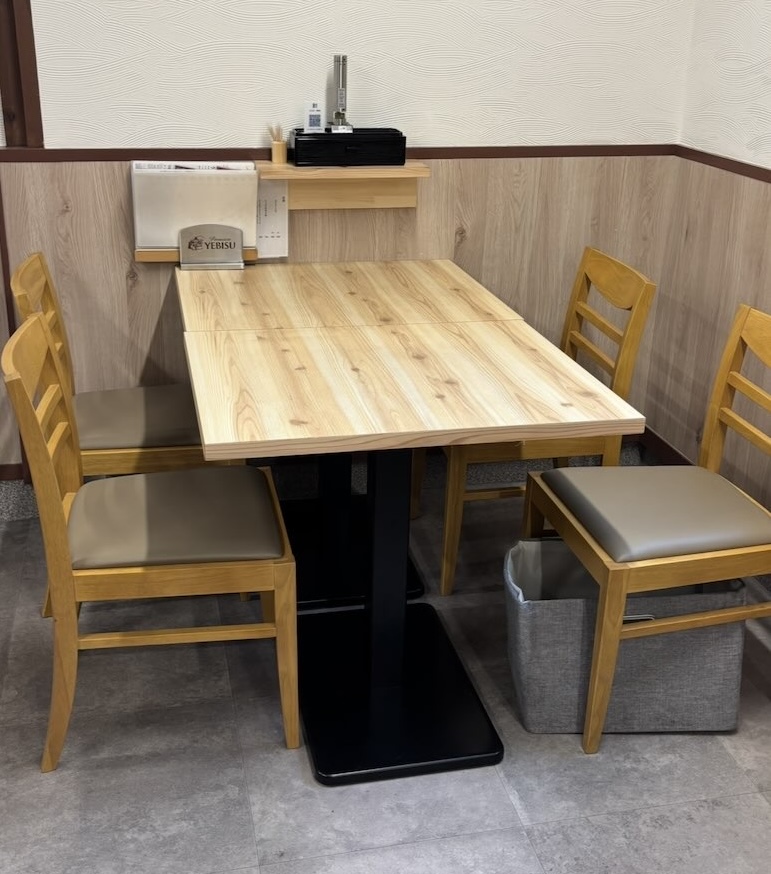 炭火鰻と特選和牛ふじさん 岡崎店 店内風景
