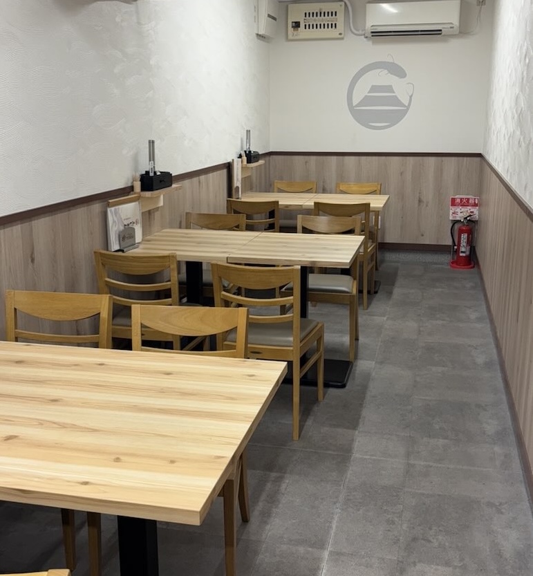 炭火鰻と特選和牛ふじさん 岡崎店 店内風景