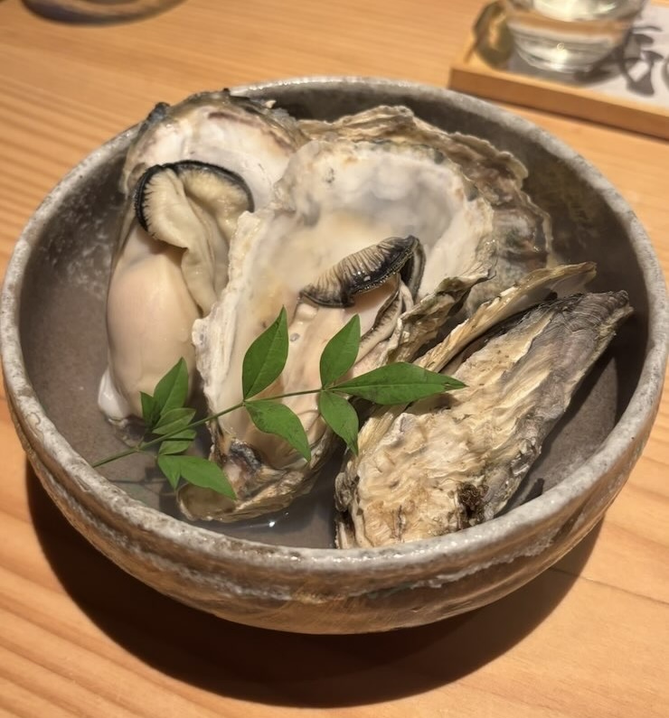 かき小屋厚岸水産 元城店　生牡蠣