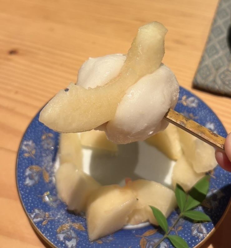 かき小屋厚岸水産 元城店　桃と大福のスイーツ