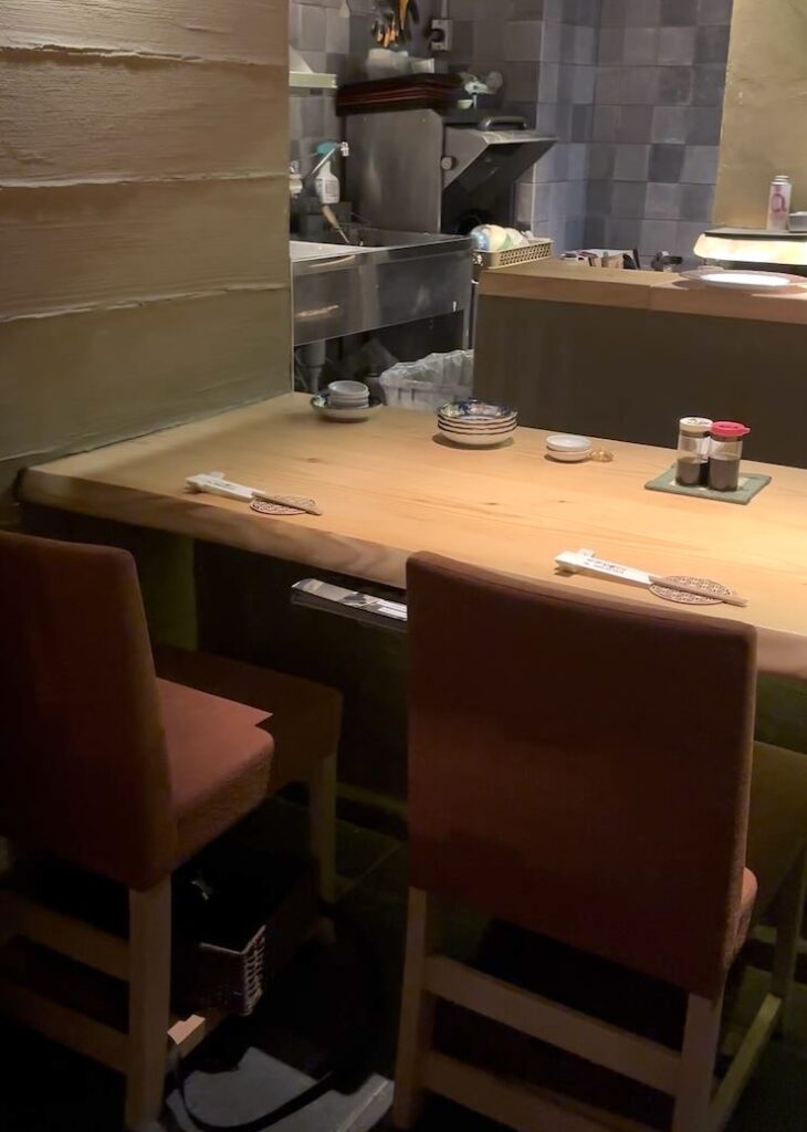かき小屋厚岸水産 元城店　店内風景