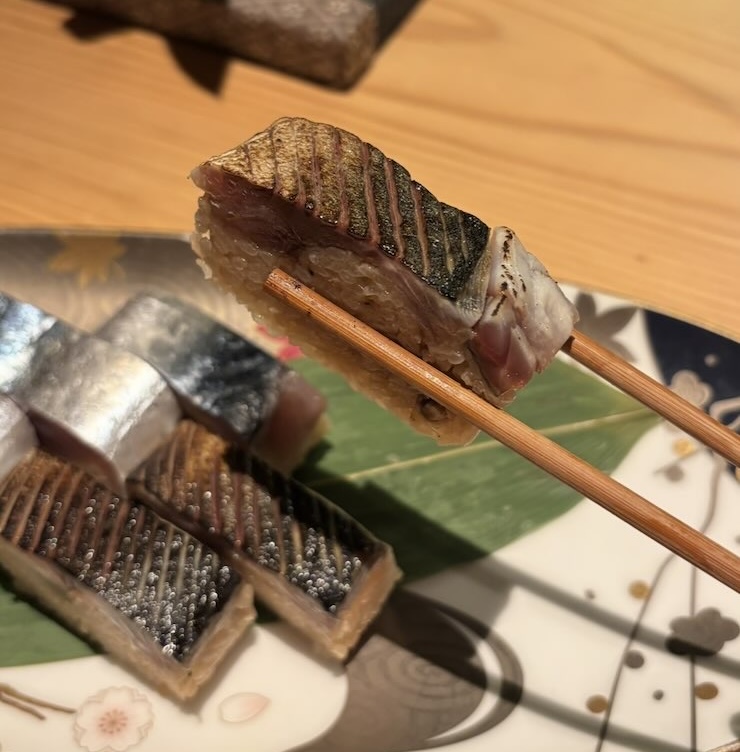 かき小屋厚岸水産 元城店　サバ寿司