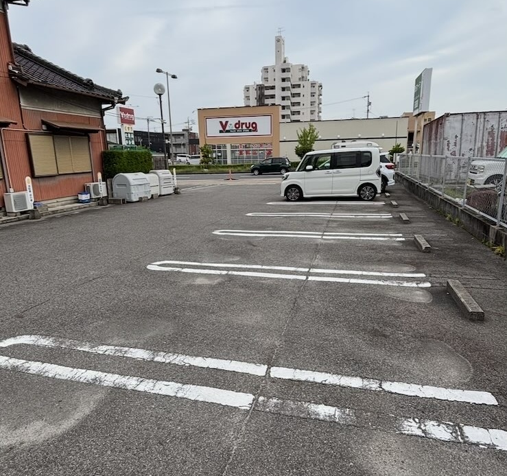 うな房(豊田市) 駐車場