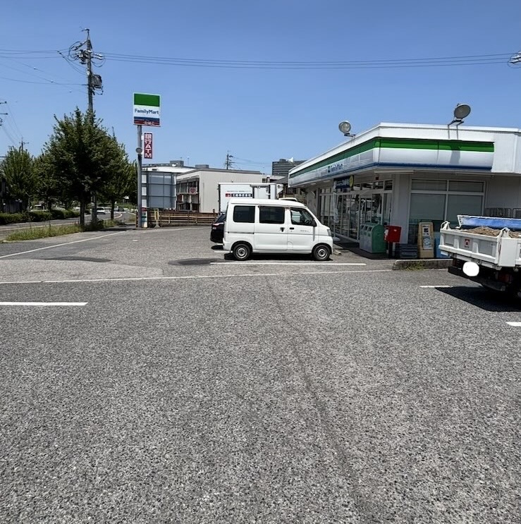 キズナ亭(豊田市)の横のファミリーマート