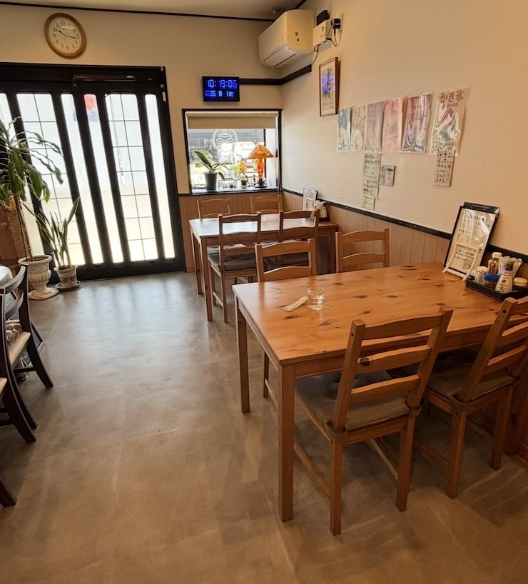 cafe TOOLS（豊田市）　店内風景