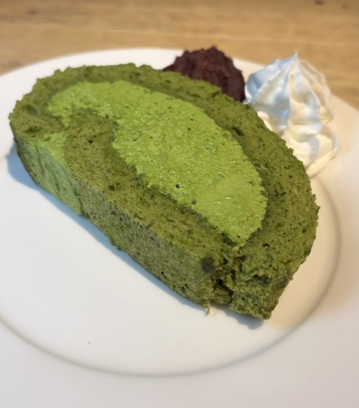 カフェ TSUKUMO食堂 豊田本店 抹茶ロールケーキ