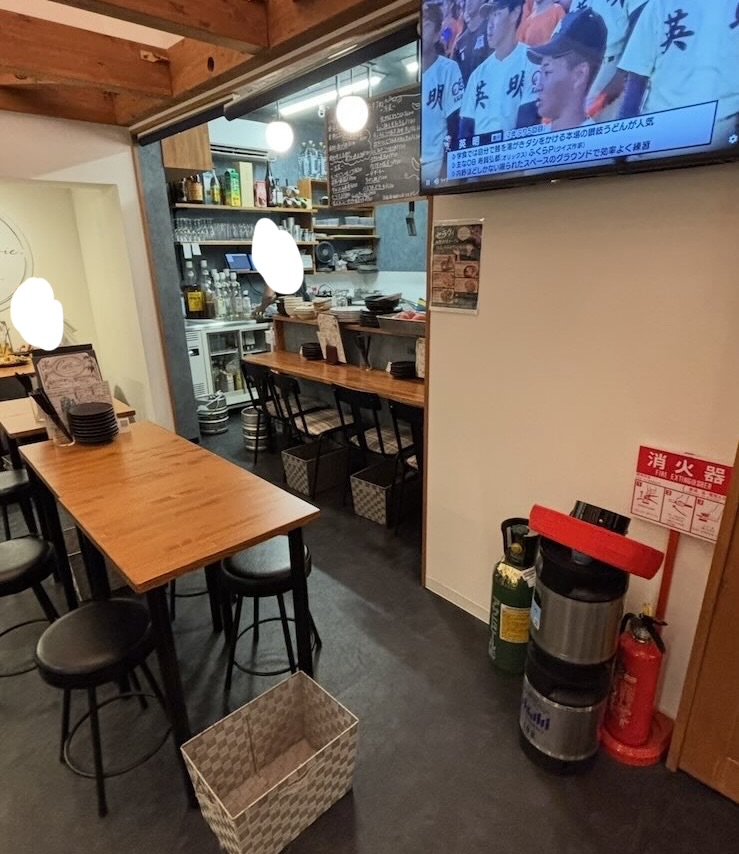 西町おいでん屋台村(豊田市) セラヴィの店内