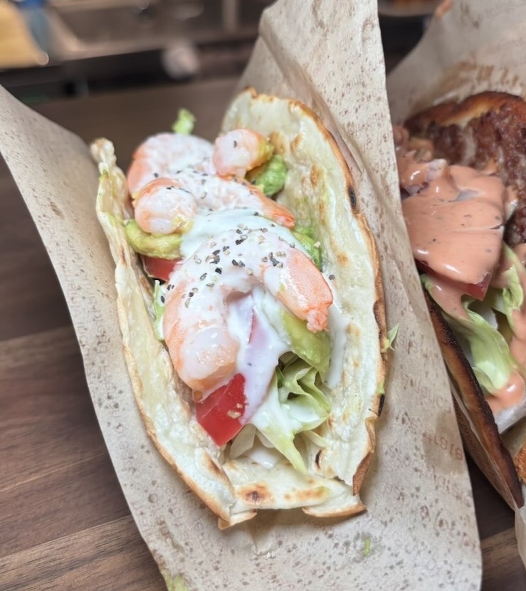 西町おいでん屋台村(豊田市) ダーツバースナイプのタコス