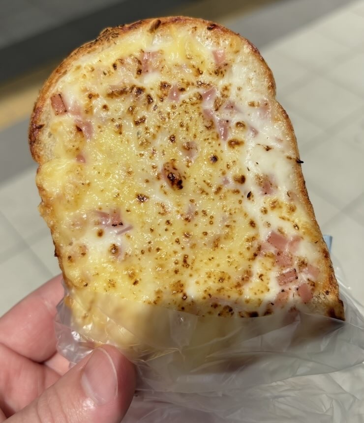 μPLAT（ミュープラット）豊田市　エピシェールのパン