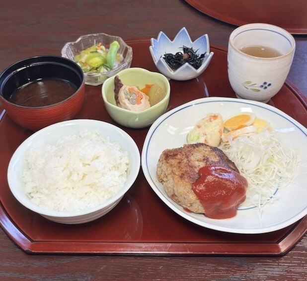 やおだい梅坪店 手こねハンバーグ定食