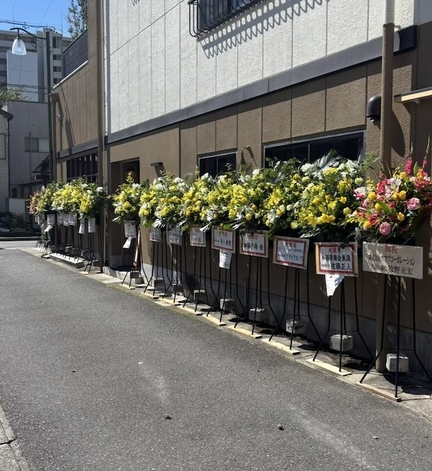 JOJI CURRY（豊田市）　店に並んでる花