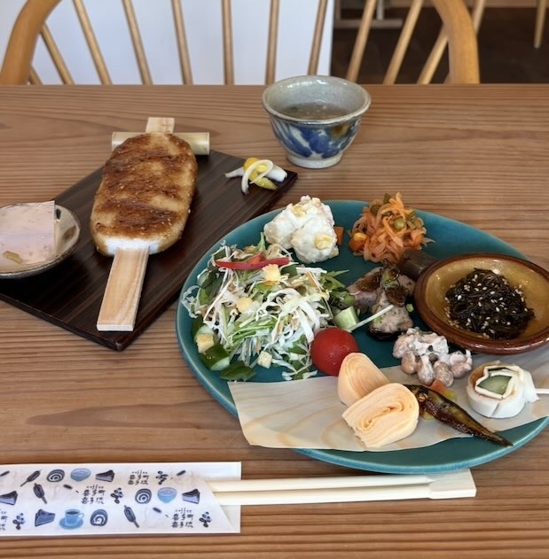 coffee喜多町喜多琉 五平餅とお惣菜のプレートランチ全景