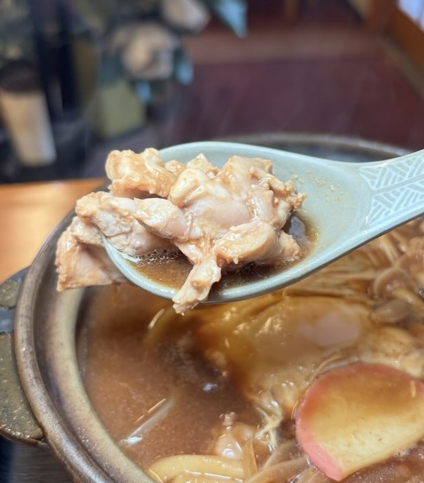 かもがたの味噌煮込みうどんに入った名古屋コーチン