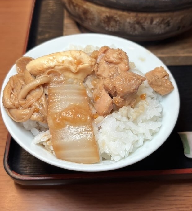 かもがたの小ライスに名古屋コーチンと具材をのせた締め