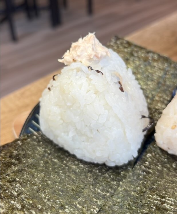 ツナマヨ昆布のおにぎりのアップ