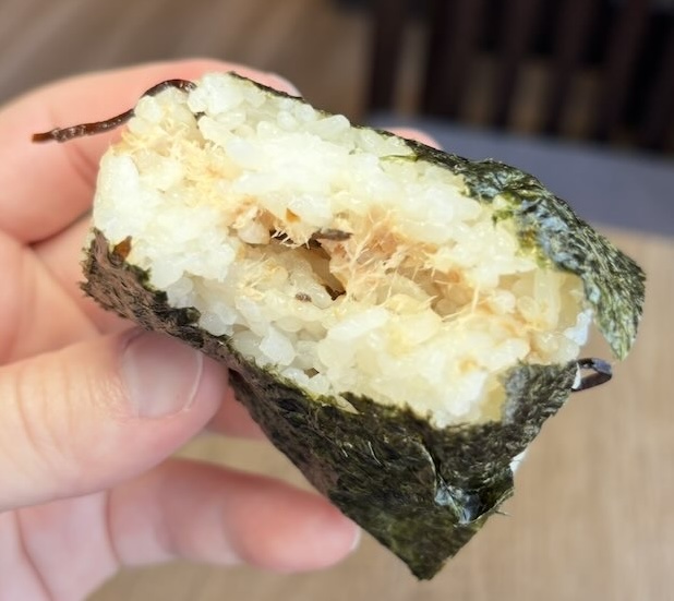 ツナマヨ昆布のおにぎりの断面