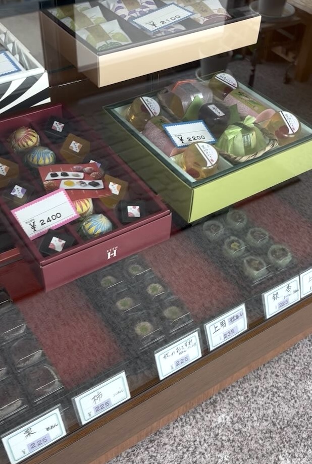 美好餅のショーケース商品