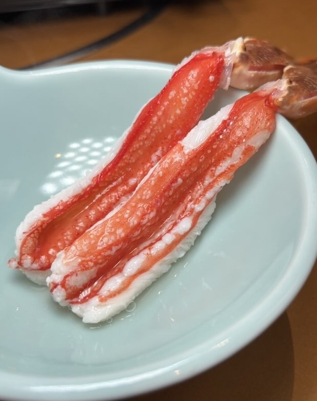 かにしゃぶしたかに身を取り皿に盛った様子