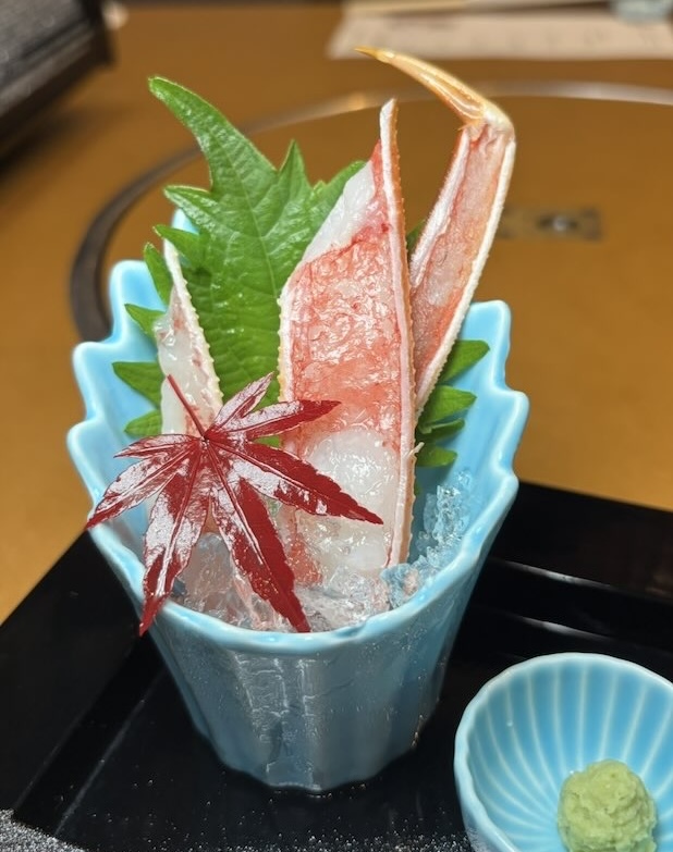 かに刺身をアップで撮った写真