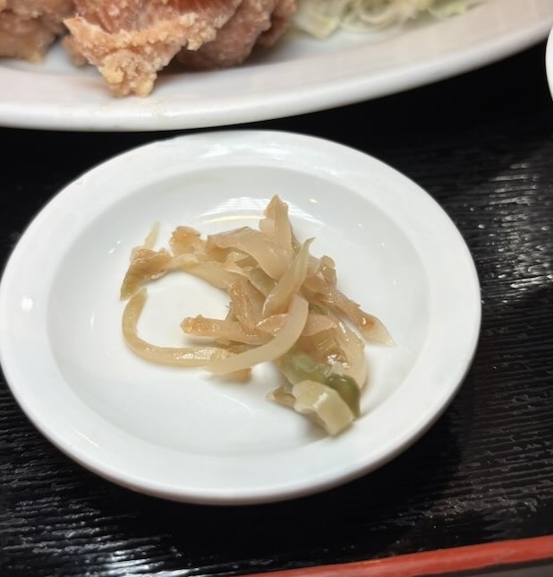 唐揚げ定食の漬物
